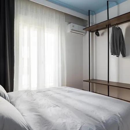 Stylish Boutique White Tower View דירה