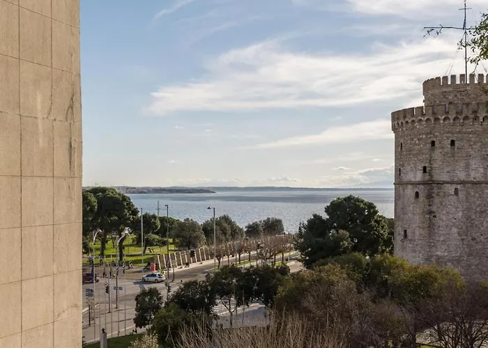 Appartement Stylish Boutique White Tower View