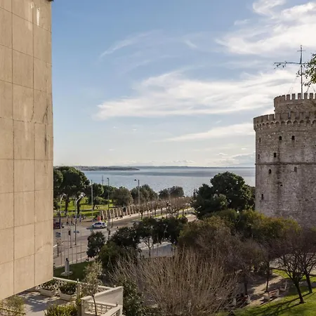 Apartment Stylish Boutique White Tower View
